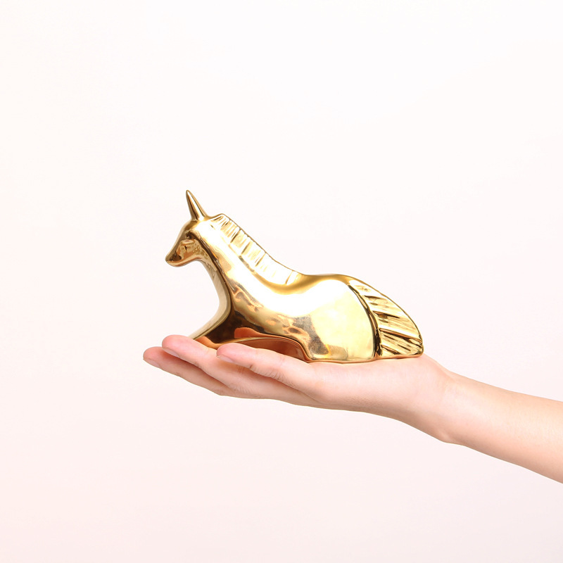 Moda de oro moderno modelo nórdico habitación cerámica decoración galvanoplastia pequeña decoración sala de estar mesa de café decoración suave