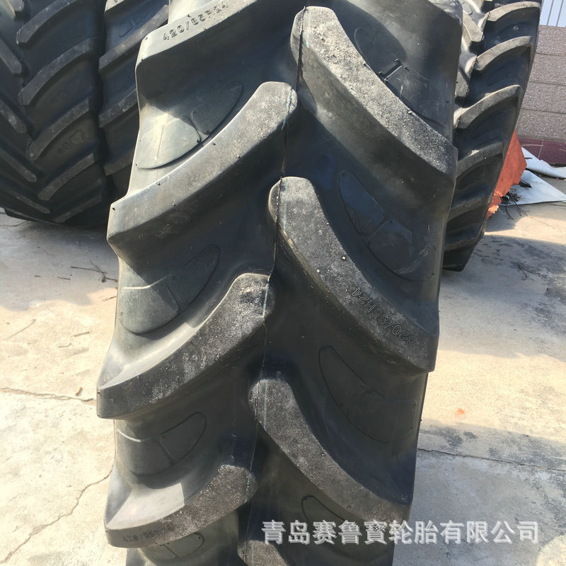 农用钢丝轮胎 420/85R24 拖拉机 人字花纹轮胎