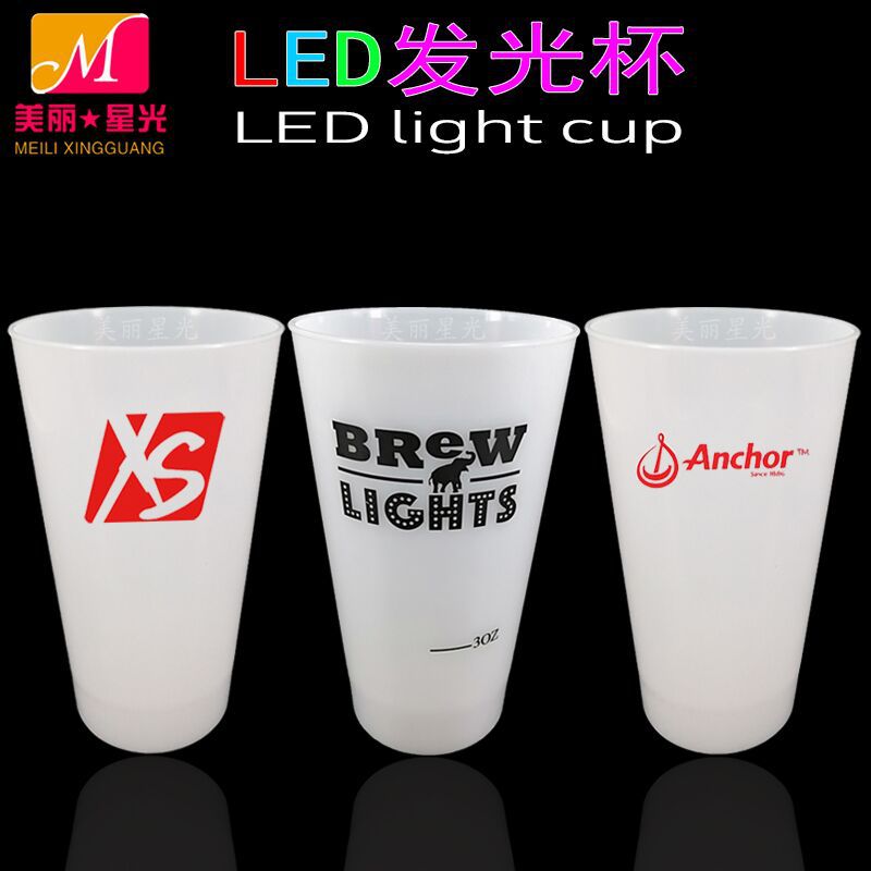 Vaso luminoso led al por mayor 500ml taza luminosa de plástico colorido luz intermitente Vaso de cerveza logo fabricante