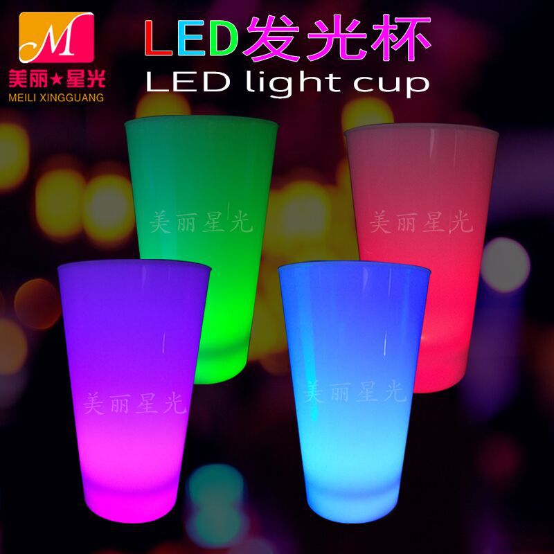 Regalos creativos Taza luminosa Bebida de cerveza Publicidad Promociones Regalos Plástico led Taza luminosa Fabricante