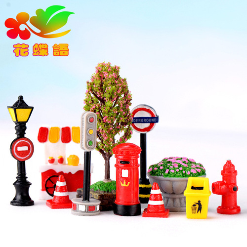 Directional sign, street lamp, mailbox, fire hydrant, trash can, flower bed, traffic cone, street view, handicrafts, resin gift, decorative item
