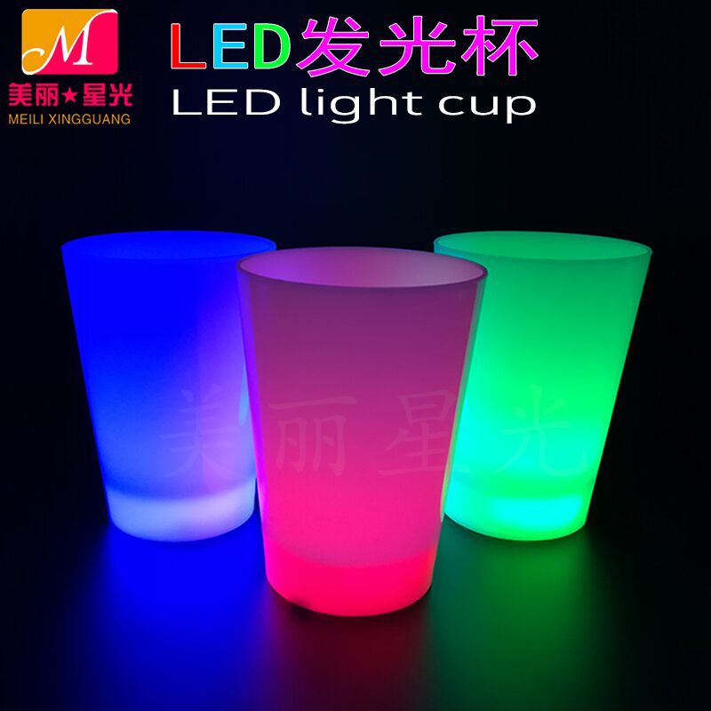 Taza luminosa led al por mayor de fábrica, plástico de grado alimenticio 350ml, bebida de cerveza, taza luminosa colorida, logotipo impreso