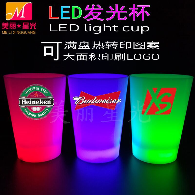 Creativo nuevo estilo led taza luminosa cerveza bebida colorida taza luminosa bar suministros de atmósfera taza de plástico