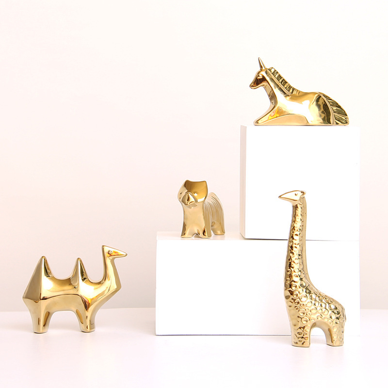 Moda de oro moderno modelo nórdico habitación cerámica decoración galvanoplastia pequeña decoración sala de estar mesa de café decoración suave