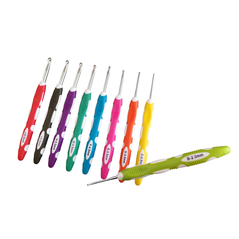 Aguja de suéter herramienta de tejer TPR de dos colores mango de plástico de aluminio conjunto de ganchillo 9 blister de embalaje de color aleatorio