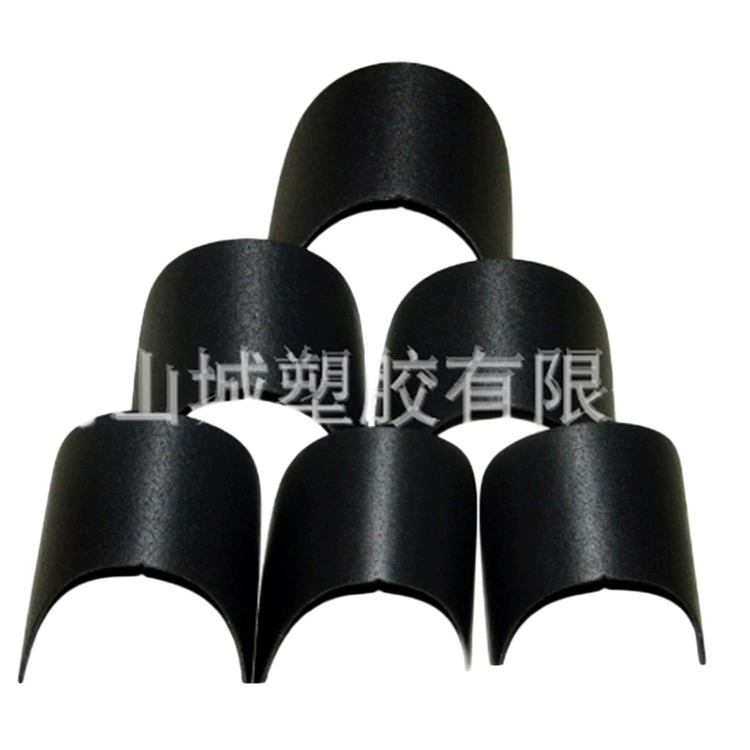 Прямые поставки плаща и пончо с завода с большими полями и хорошей ценой. Утолщенный черный плащ и пончо с полями.