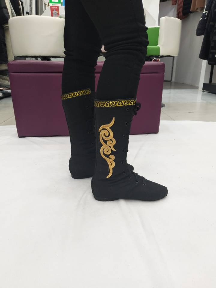 Zapatos largos botas de baile femenino lado mongol Flor botas de cuero zapatos de práctica de baile Xizango masculino zapatos de rendimiento de la etapa zapatos de práctica