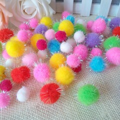 Supply colored gold and silver scallion plush balls, colorful scallion fuzzy balls, Christmas small plush balls, wholesale thorn balls, gold scallion balls