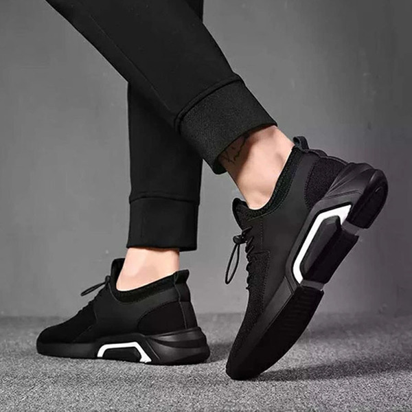 breathable trend sneakers English style