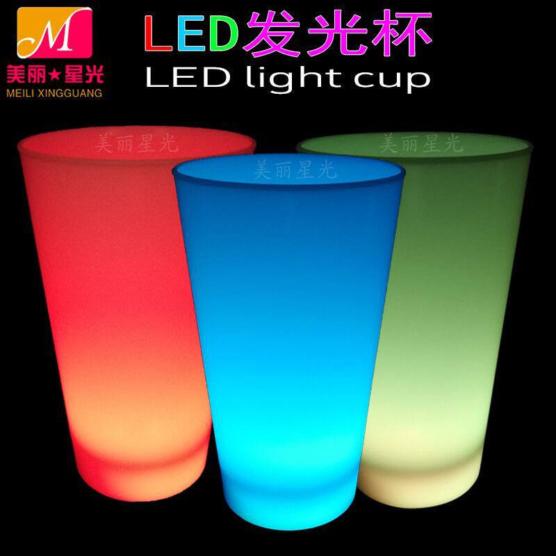 Nueva taza luminosa de plástico LED taza luminosa que cambia de color 500ML cerveza bebida fabricante de taza brillante
