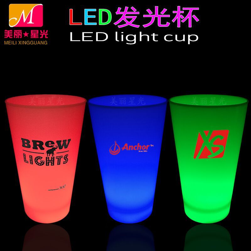 Taza luminosa led al por mayor taza luminosa de plástico colorida taza luminosa de regalo de campaña publicitaria logotipo de impresión en color