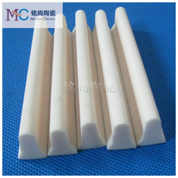 95/99氧化铝陶瓷板 耐高温刚玉板 异形绝缘陶瓷板