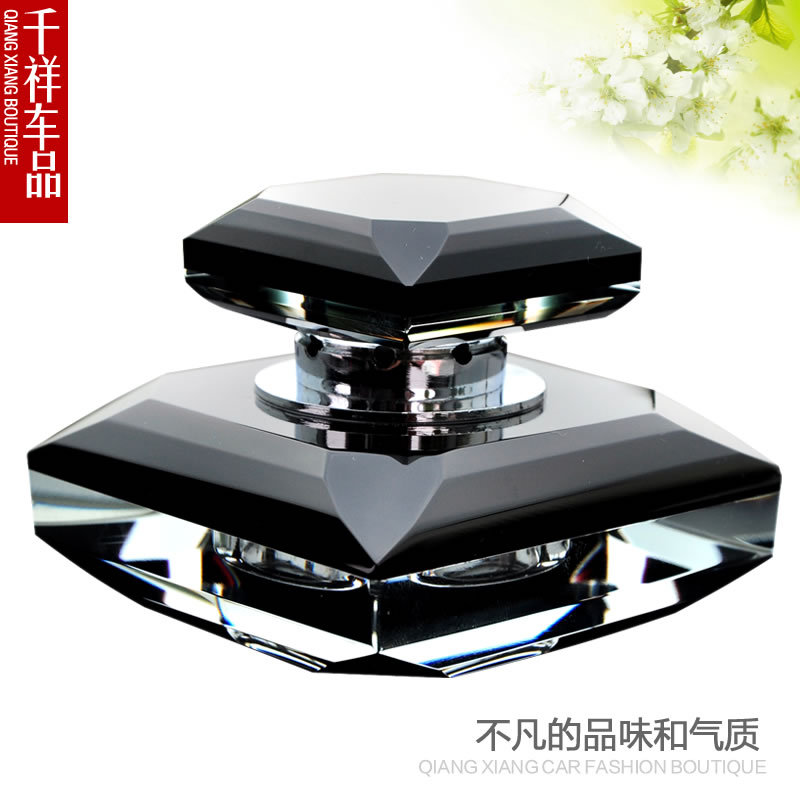 车载汽车香水座式持久淡香高档男车内装饰用品水晶摆件古龙薰衣草