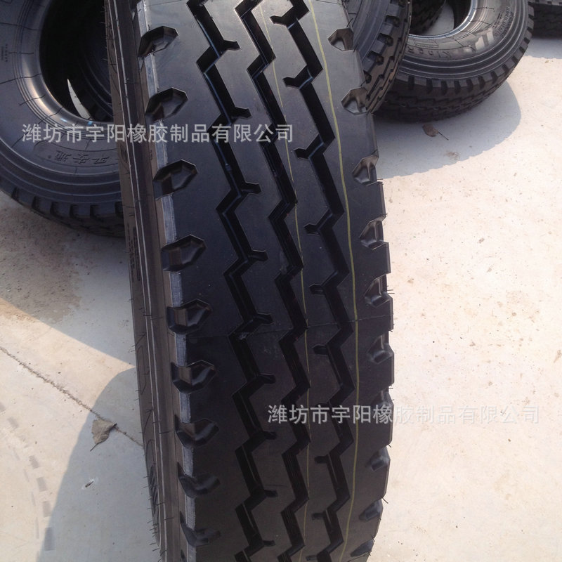 11.00R20 全钢丝子午线轮胎  三线花纹1100R20