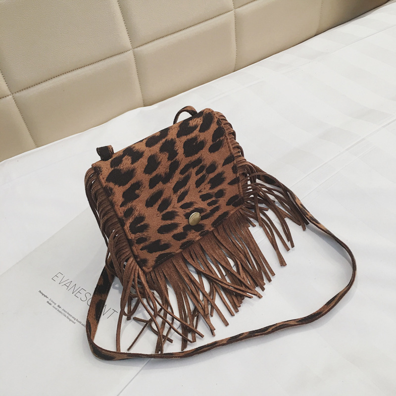 2022 nuevo bolso de los niños borla de moda bolso de hombro coreano mini bolso de mensajero de moda niños y niñas bebé monedero de la moneda