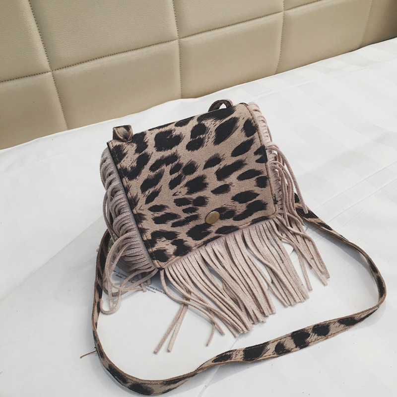 2022 nuevo bolso de los niños borla de moda bolso de hombro coreano mini bolso de mensajero de moda niños y niñas bebé monedero de la moneda
