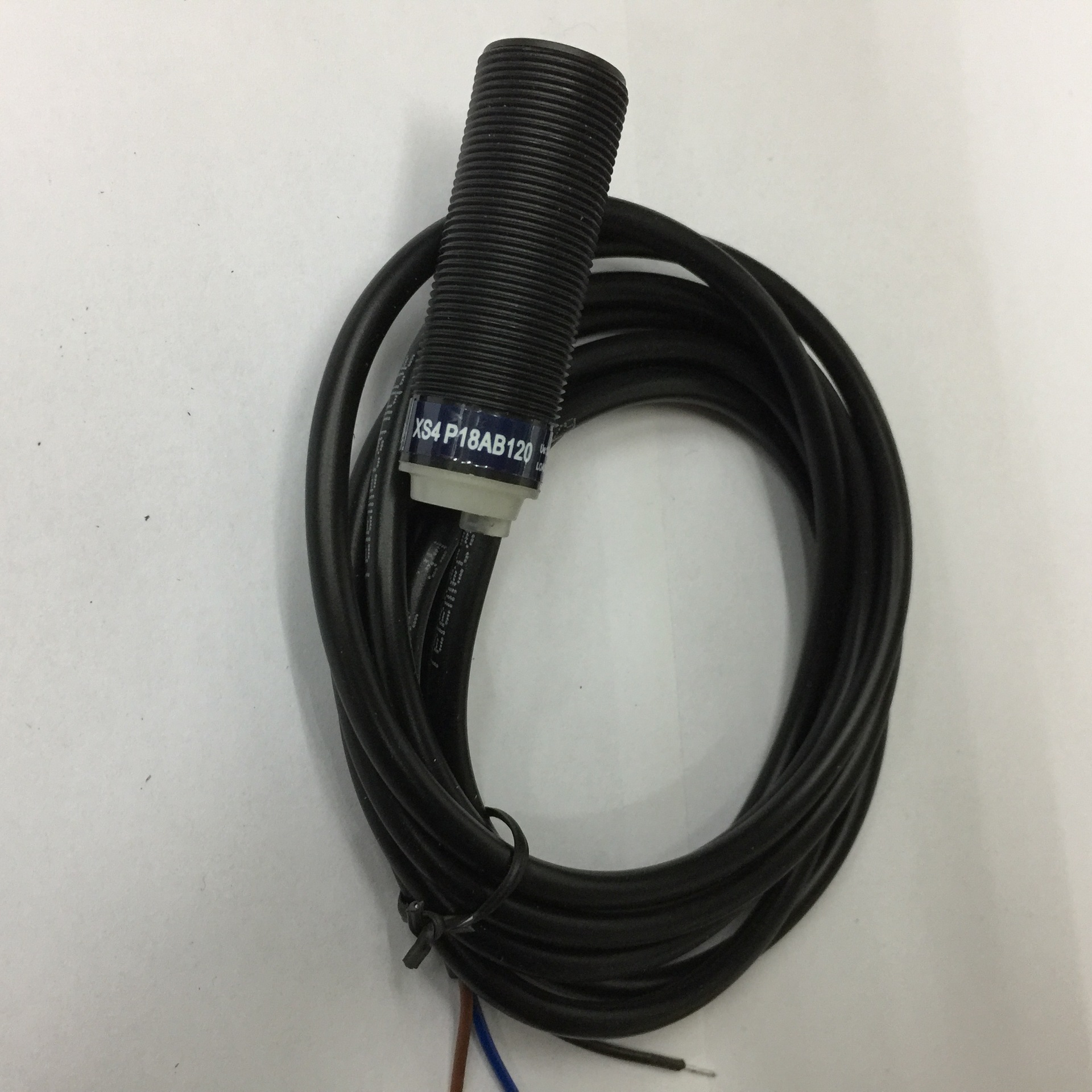原装正品XS4P18AB120 Schneider电感式接近开关传感器