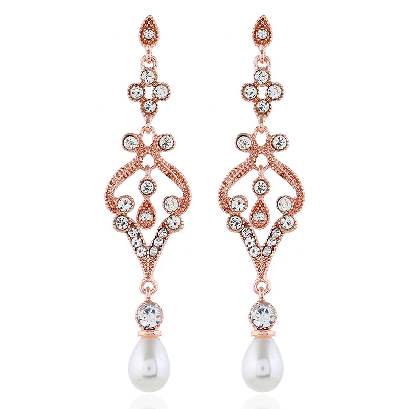 fashionable long elegant earrings from pearl