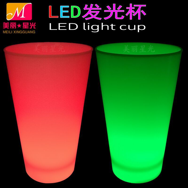 Suministros de bar creativos Taza luminosa de cerveza Taza intermitente de plástico led Taza intermitente de luz colorida Fabricante al por mayor