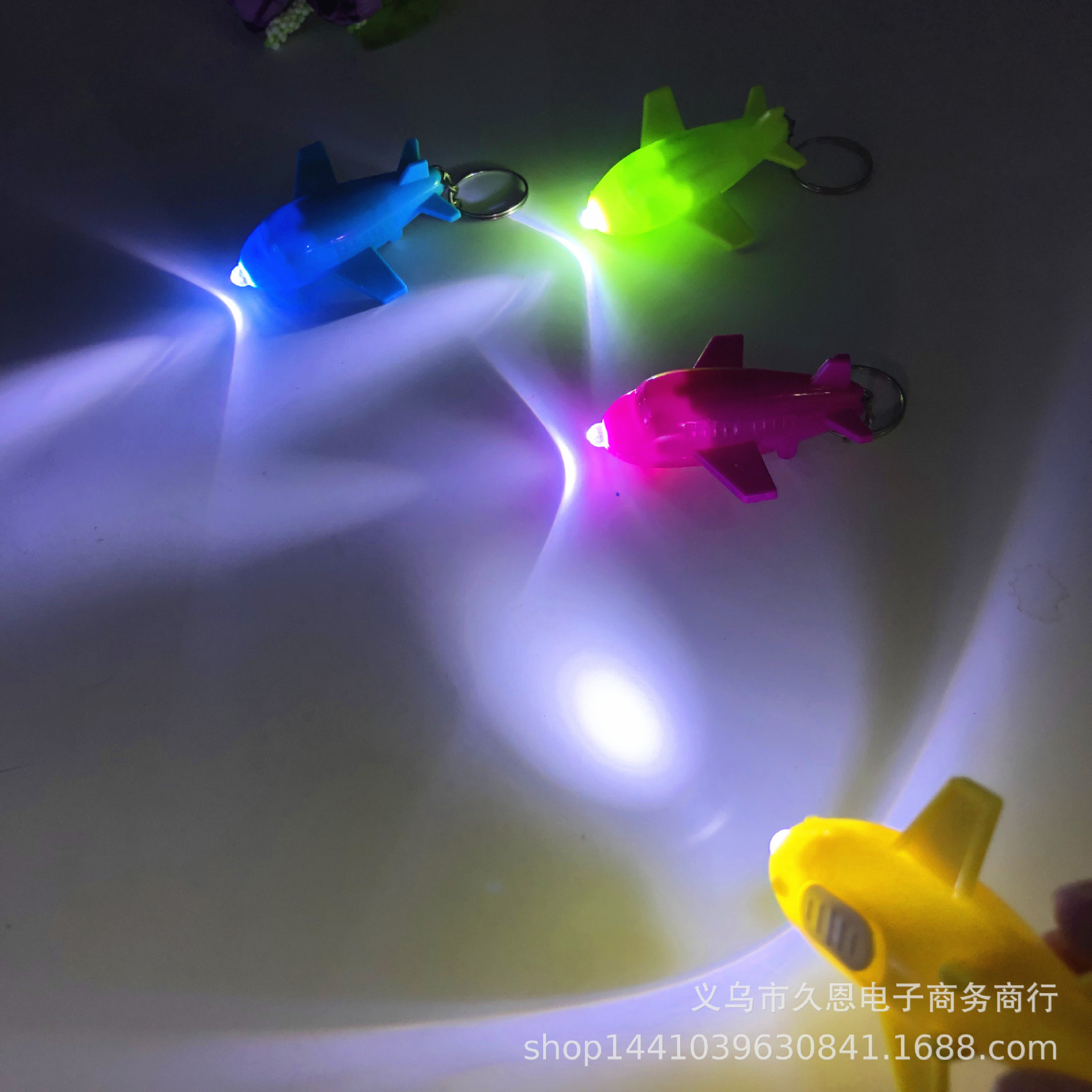 Luminoso LED llavero luz colgante accesorios juguetes para niños un yuan pequeño regalo logotipo imprimible