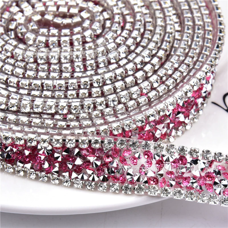 Оптовый продажа серебряного смолыDiamond железный бриллиант длинная цепь изумрудит лента термоплавный клей кожаный драгоценности наклейка материал