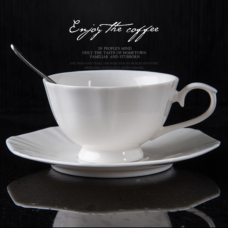 Cerámica blanca borde octogonal taza de café platillo conjunto de cuchara