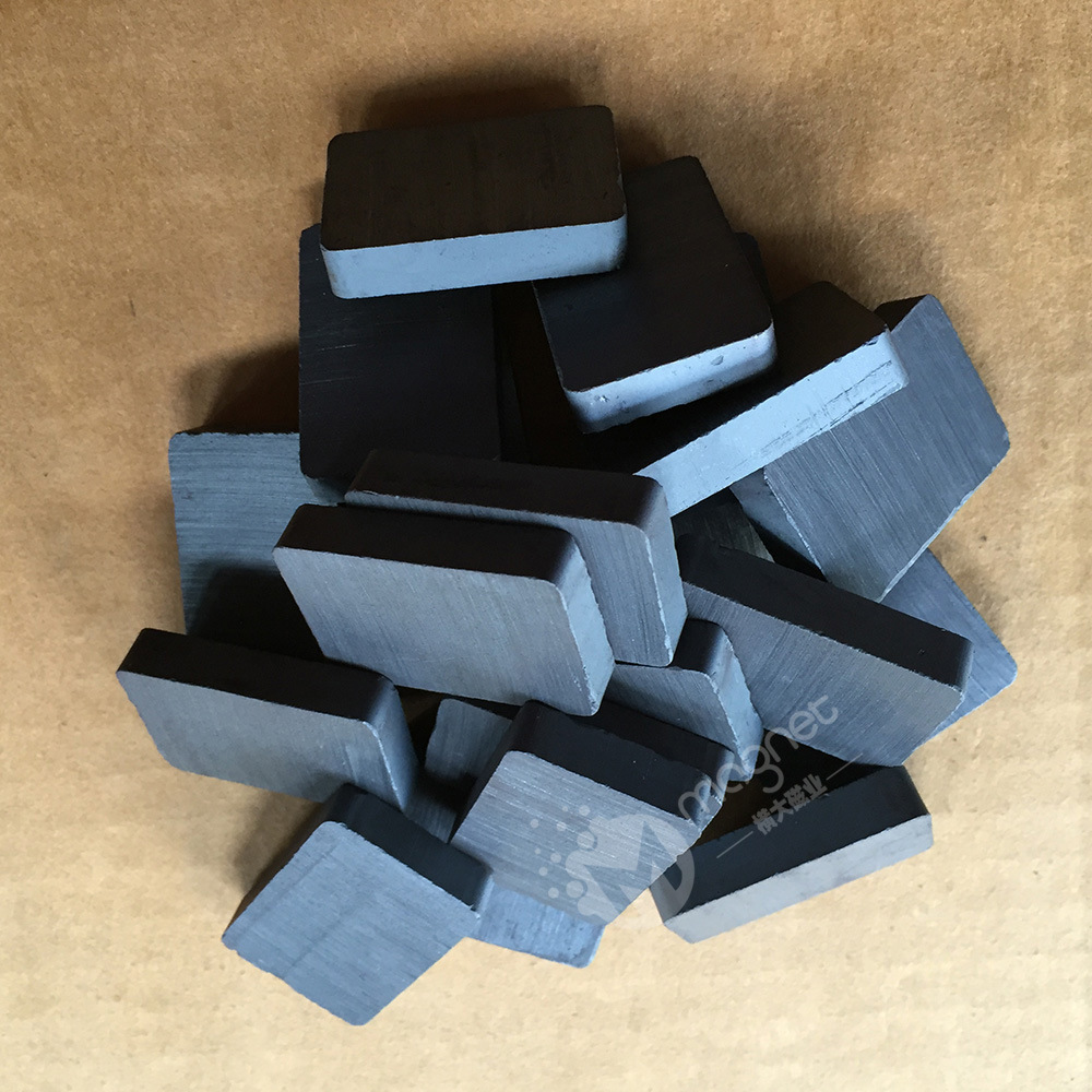 黑色门吸磁铁  F20*15*3铁氧体小方吸铁石防蚊纱门磁块磁钢