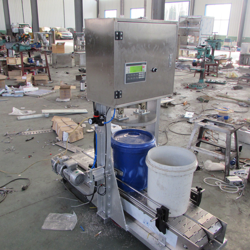 厂家供应中桶压盖机 全自动塑料桶防冻液压盖设备 润滑油桶压盖机