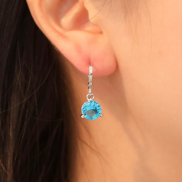 Fashionable elegant necklace and earrings
