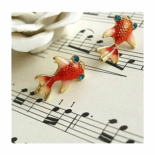 Fashionable elegant cute small earrings