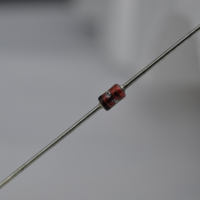 稳压齐纳二极管2W 51V BZX2C51 DO-41 玻璃封装