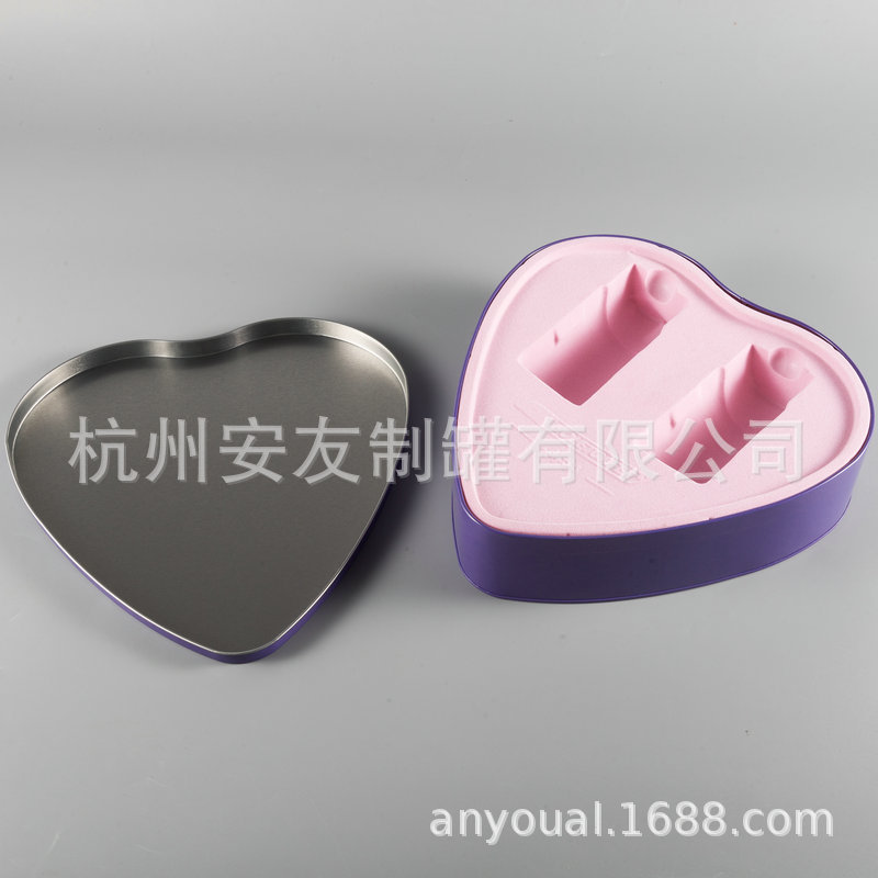 通用高档浮雕心形礼品盒工厂可定 制马口铁盒 糖果中秋包装盒批发