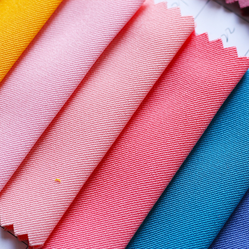 厂价直销 涤纶斜纹面料 卡丹皇 时装制服面料 校服职业装面料