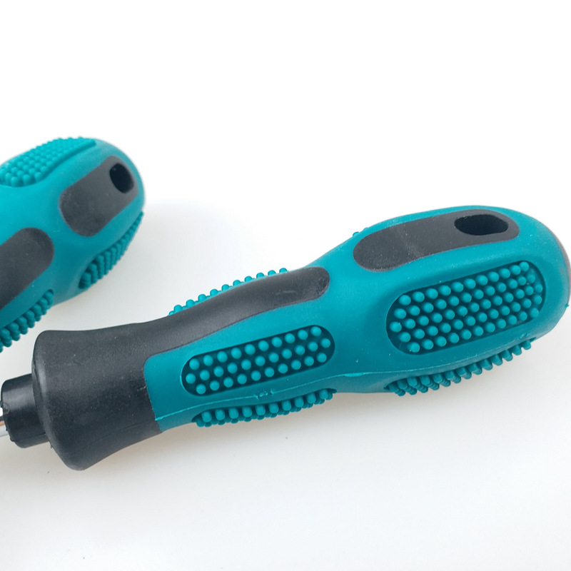 Pack, durable screwdriver