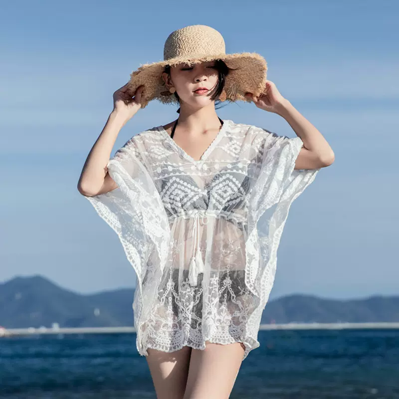 2026新款沙滩防晒女装韩版镂空刺绣蕾丝雪纺衫花边蝙蝠袖罩衫