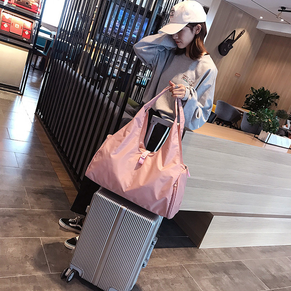 Fashionable capacious foldable sports bag for training