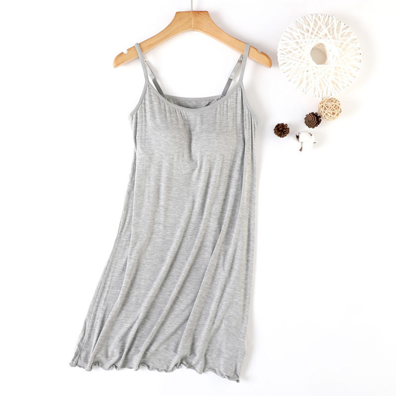 가슴 패드가있는 회색