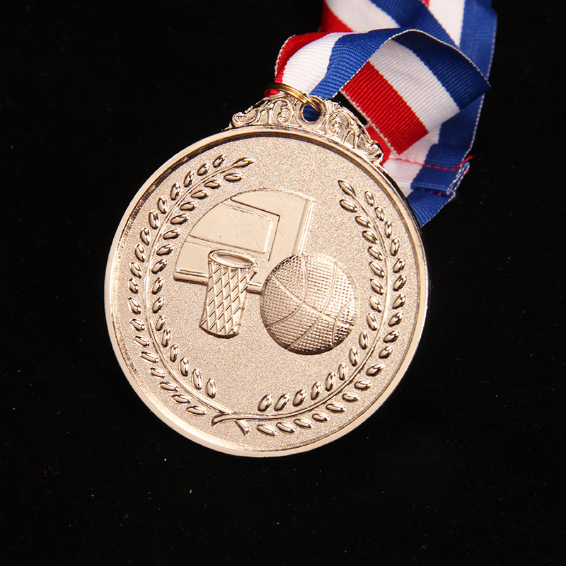 Fabricante alemán de modelos personaliza medallas de baloncesto de metal galvanizado para competiciones y premios de baloncesto.