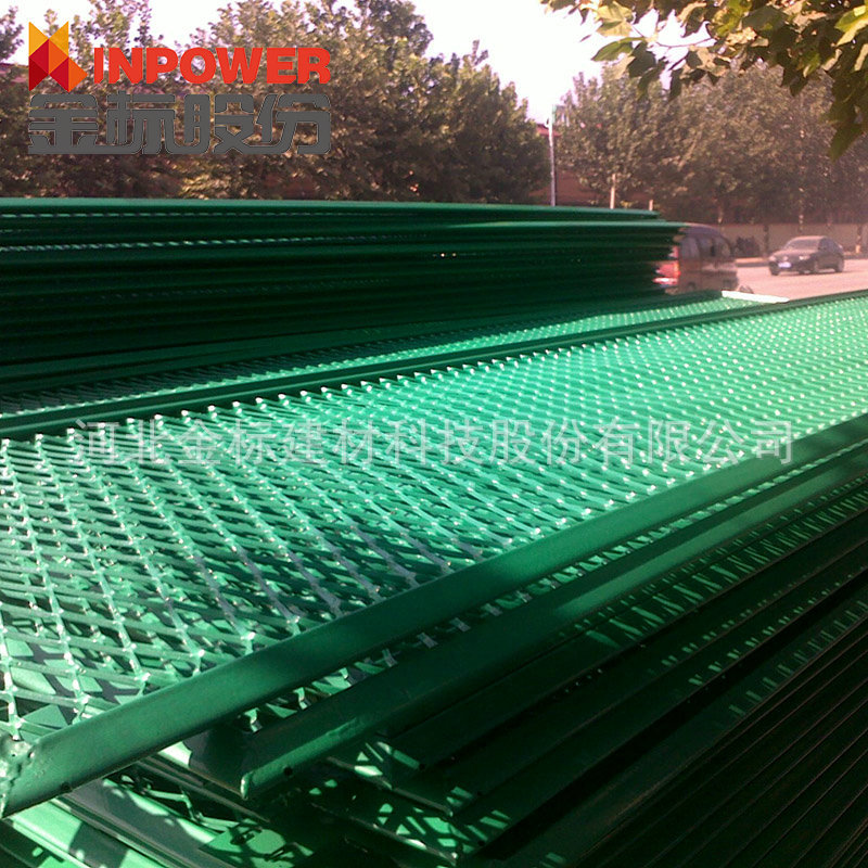 浸塑菱形孔防护网 高速公路围栏建筑防护安全隔离防抛防眩钢板网
