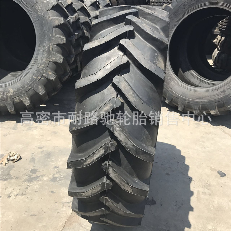 徐州 牌拖拉机轮胎16.9-28 20.8-38 R-1人字旱田拖拉机