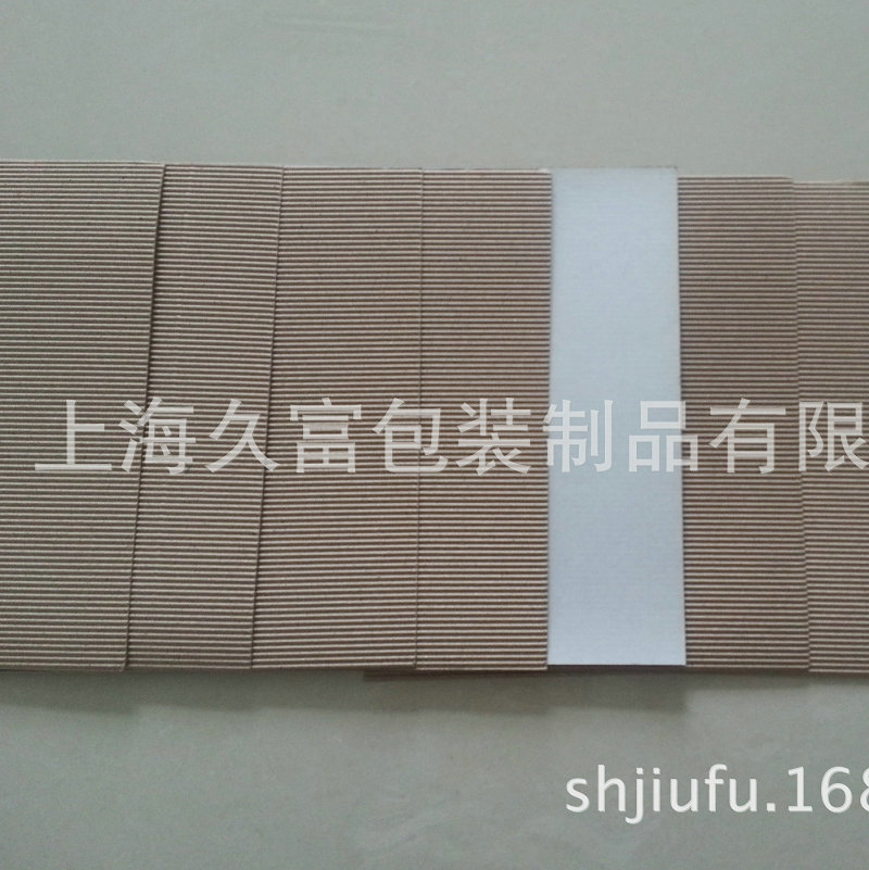 纸板瓦楞纸 加厚纸板纸片定 制硬纸板打包纸板厂家生产定 制