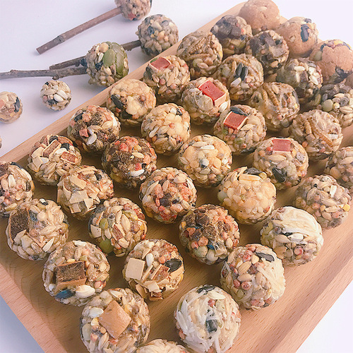 250 free shipping pet snacks 28MM grain teething balls, pet food, squirrel, rat, hamster, grain balls