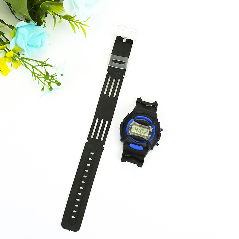 Fábrica de relojes de anillo de color de cuero negro electrónico para niños reloj transfronterizo directo pequeño regalo al por mayor