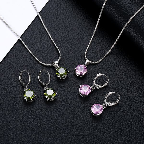 Fashionable elegant necklace and earrings