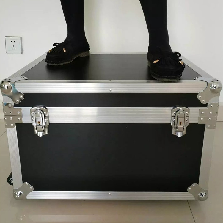 厂家直供江苏泰州大号黑色拉杆航空箱防震防摔