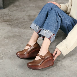 女式休闲单鞋;女式皮靴;平底拖鞋