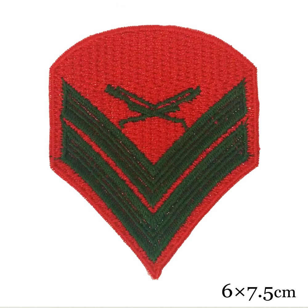 强大绣花厂家供应生产 冲锋风衣外套辅料 红色盾形刺绣肩臂胸章