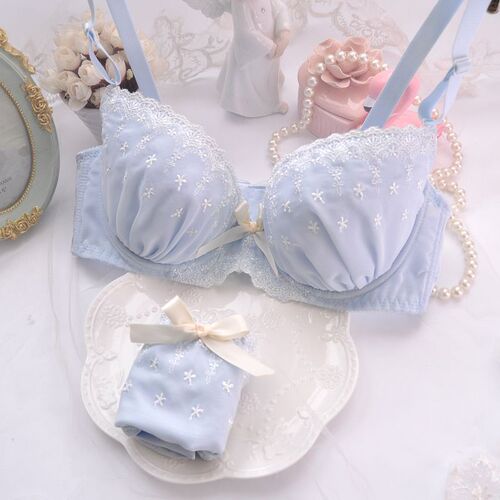 Japanese three-color chiffon embroidered thin cup girl cute push-up sexy underwear set bra set with DE code