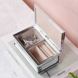 音乐盒;木质工艺品;树脂工艺品