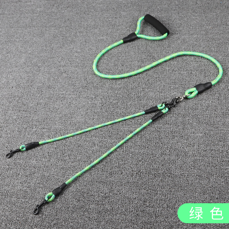 Fábrica al por mayor de cuero Taobao mascota de doble cabeza de perro caminando cuerda patrón de onda un arrastre dos cuerda de tracción anti-bobinado desmontable